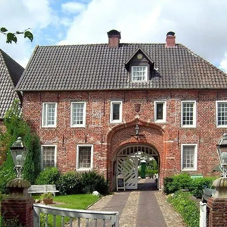 In Schwittersum Mit Grossem Garten Und Panoramablick