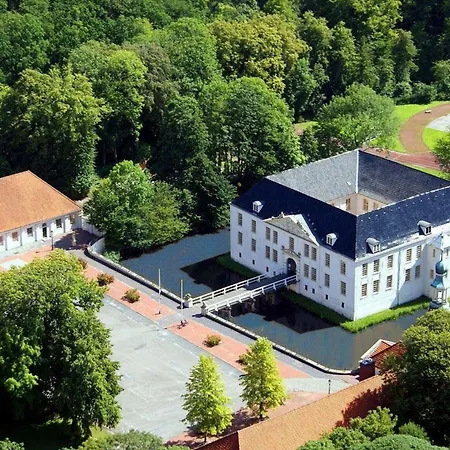 In Schwittersum Mit Grossem Garten Und Panoramablick