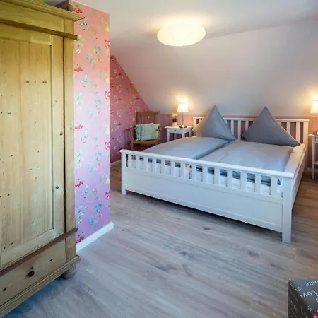 Holiday home In Schwittersum Mit Grossem Garten Und Panoramablick Dornum